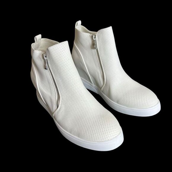 NEW Journee Collection Womens Pennelope Round Toe Wedge Sneakers 11 - Picture 1 of 10